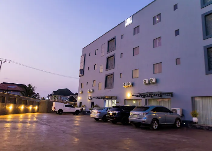 Romeneo Grand Royal Hotel